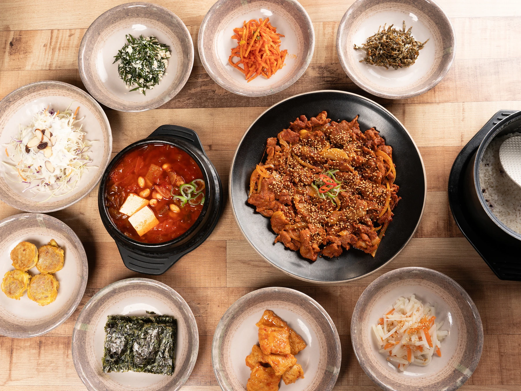 한식 메뉴와 반찬의 구성