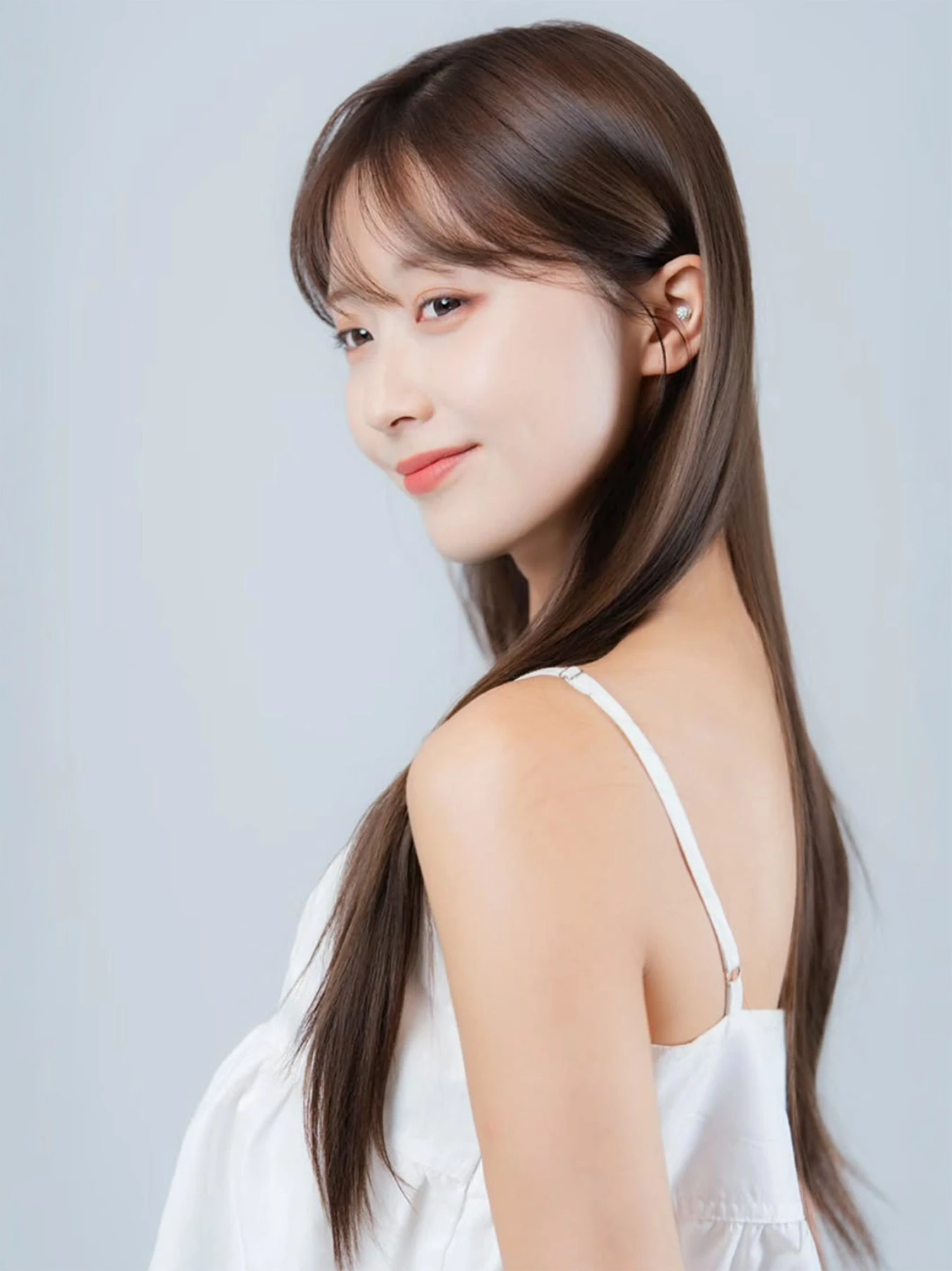 옆모습을 담은 인물 포트레이트